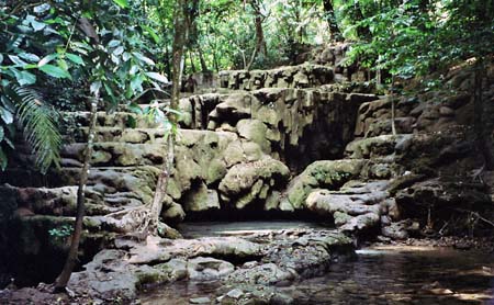 Cascade dans la jungle de Palenque