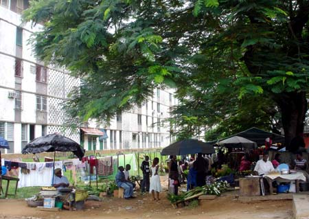 March� dans le quartier de Cocody