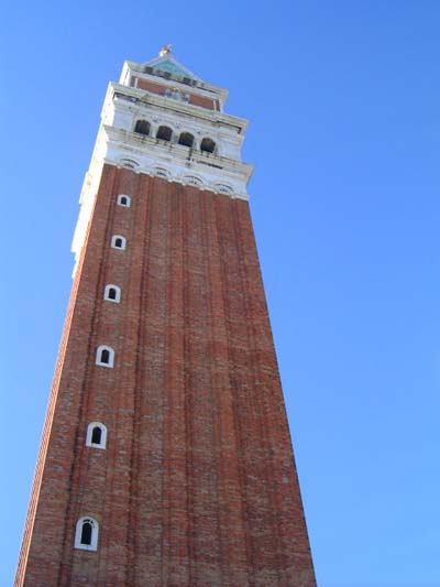 Campanile � Bologne