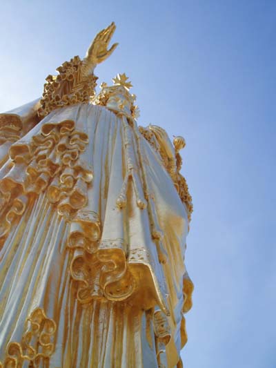 Vierge dor�e � Myans