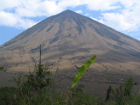 Le mont Inerie pr�s de Bajawa