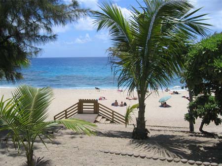 L'�scalier en bois de la plage de Boucan-Canot