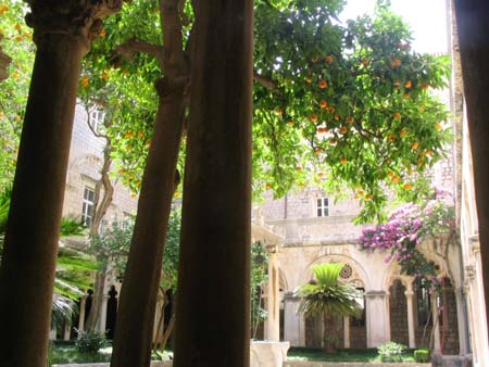 Jardin dans le couvent