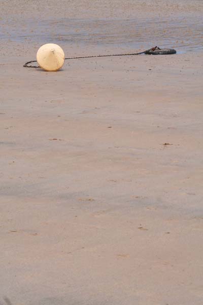 Bou�e sur la plage de Saint Malo