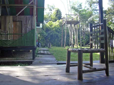 Campement dans la jungle