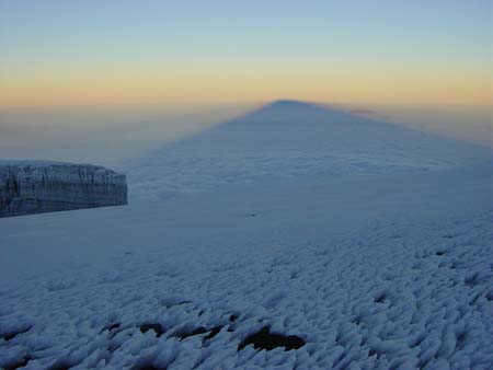 Kilimandjaro : L'ombre du voclan