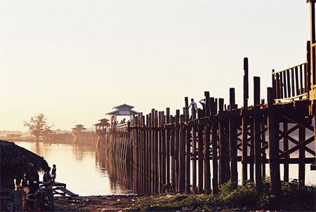 Coucher de soleil sur le pont U Bein, Amapura