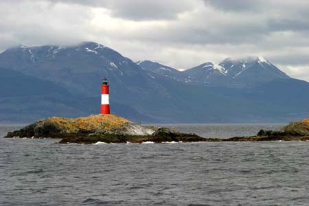 Canal de Beagle, Le phare "Les Eclaireurs"