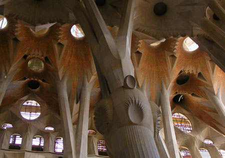 La Sagrada Familia - vue int�rieure I