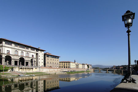 L'Arno et la fa�ade Vassari