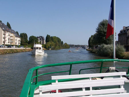 Sur le canal de Caen