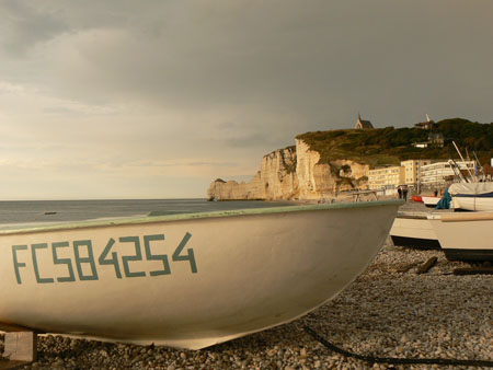 Cano� � Etretat