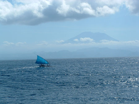 P�cheurs et volcan Agung