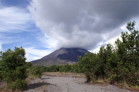 Le volcan Arenal tousse...