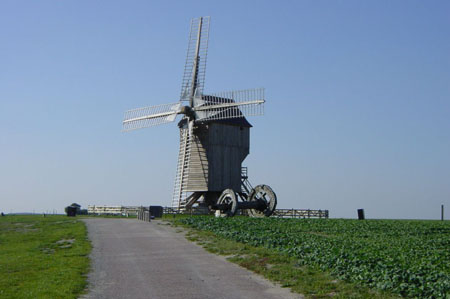Moulin, tu dors