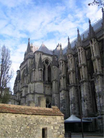 Cath�drale de Reims de profil