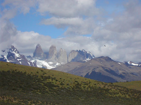 Vue sur les 3 tours et un condor