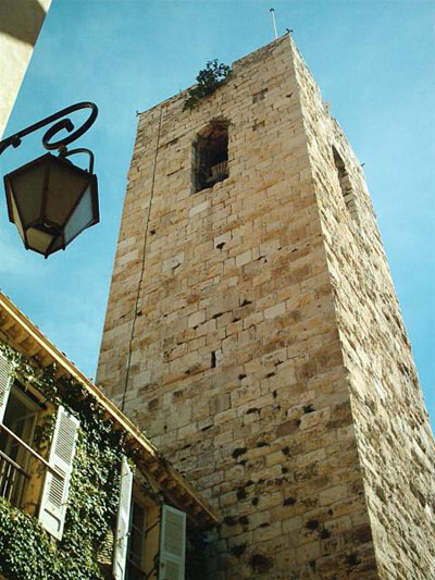 Tour d'Antibes pr�s de la cath�drale