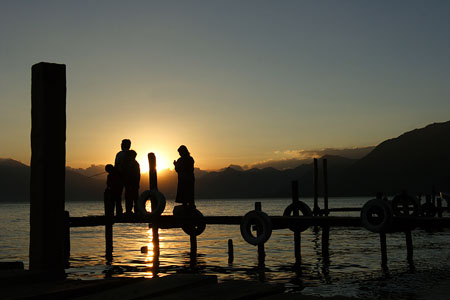 Cr�puscule sur le lac Atitlan