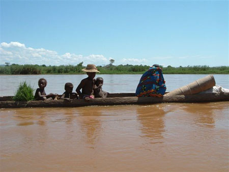 Sur le fleuve Mahajilo