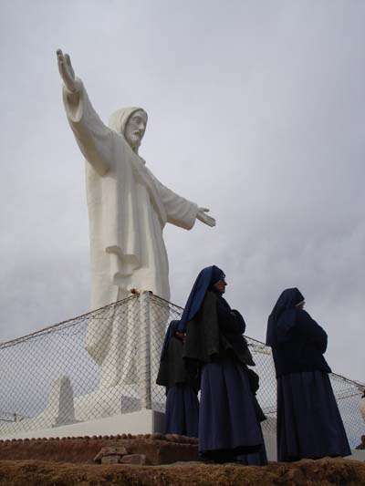 Cristo blanco et ses nonnes