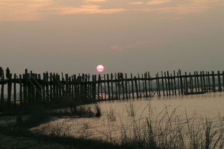 U Bein sunset