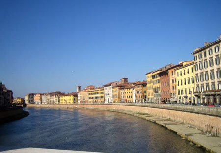 Canal et maisons color�es