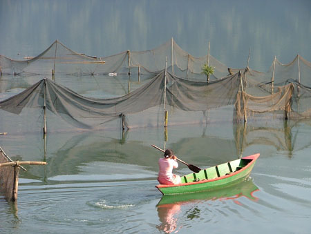 Sur le lac de Begnas
