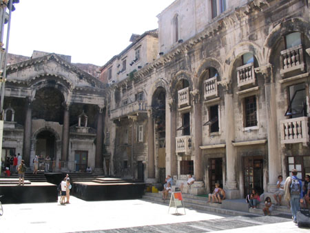 Peristyle