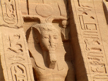 Gravure sur temple