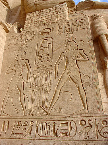 Motifs sur mur de temple