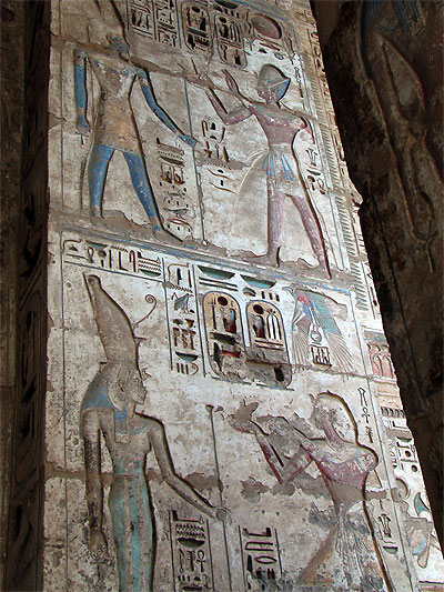 Gravure sur temple