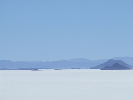 Iles sur le salar
