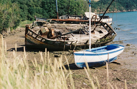 Cimeti�re de bateaux sur la Rance � Quelmer