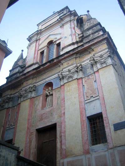 Fa�ade de l'�glise peinte