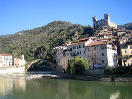Le pont, l'�glise, la rivi�re et le ch�teau