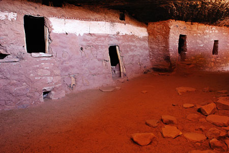 A l'int�rieur de Moon House Ruin