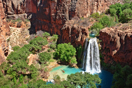 Havasu Falls dans le canyon Havasupai