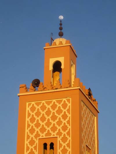 Pleine lune sur la Mosqu�e de Marrakech