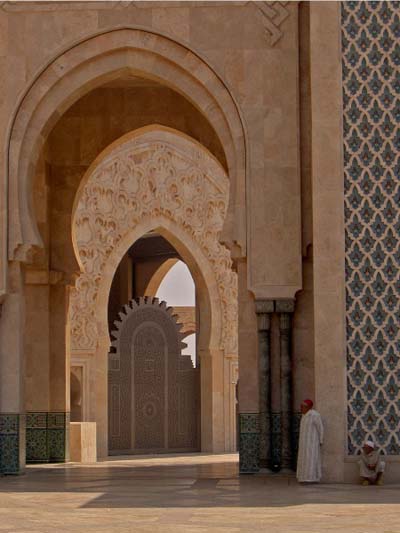 Devant la grande mosqu�e Hassan II