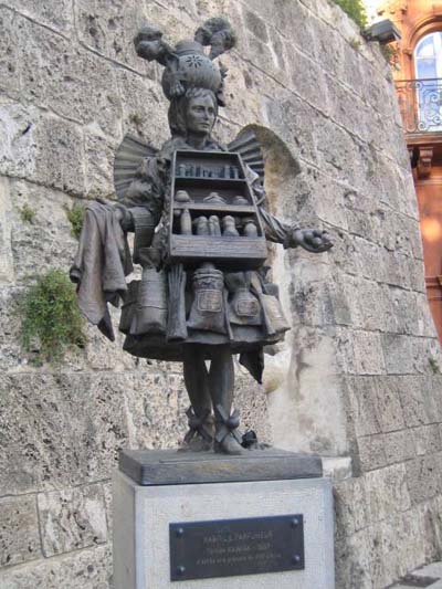 Statue de l'Habit du parfumeur