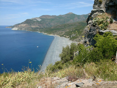 Vue sur la plage d'amiante