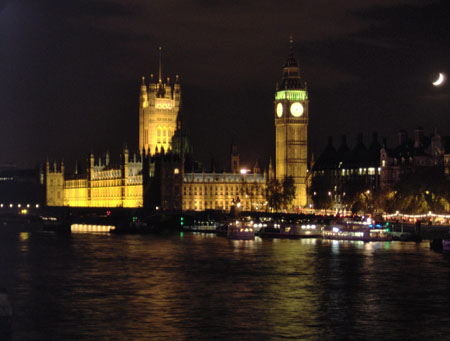 Le parlement by night