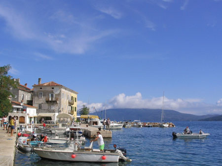 Animation sur le port de Valun