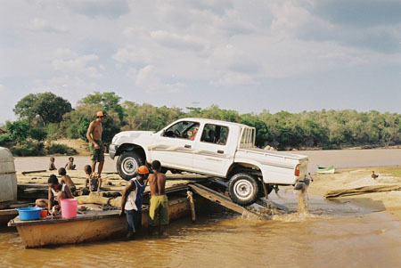 Bac sur la Tsiribihina