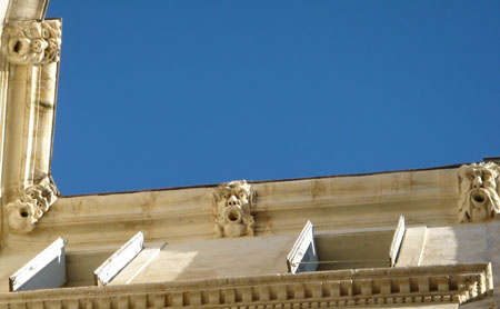 Mascarons montpelli�rain