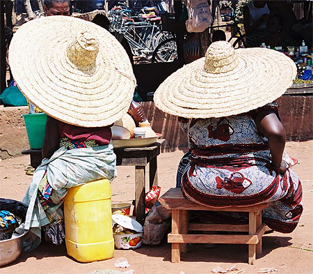 Duo de chapeux � Abomey