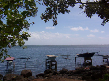 Barques tahitiennes � la Pointe Venus
