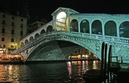 Rialto nocturne