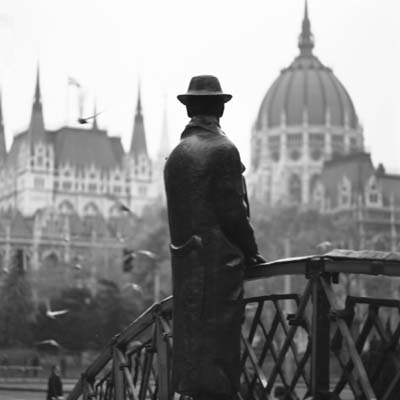Parlement & Statue d'un Parlementaire